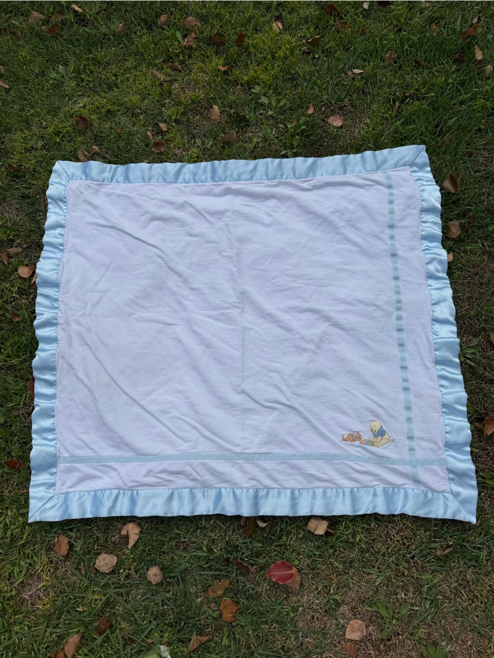 Walt Disney Collection Winnie the Pooh Roo Satin Trim Baby Blanket 26x30 READ